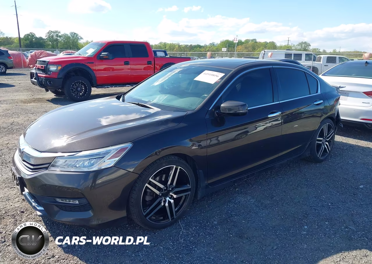 2016 Honda Accord Touring VIN:1HGCR3F9XGA025147 - 2