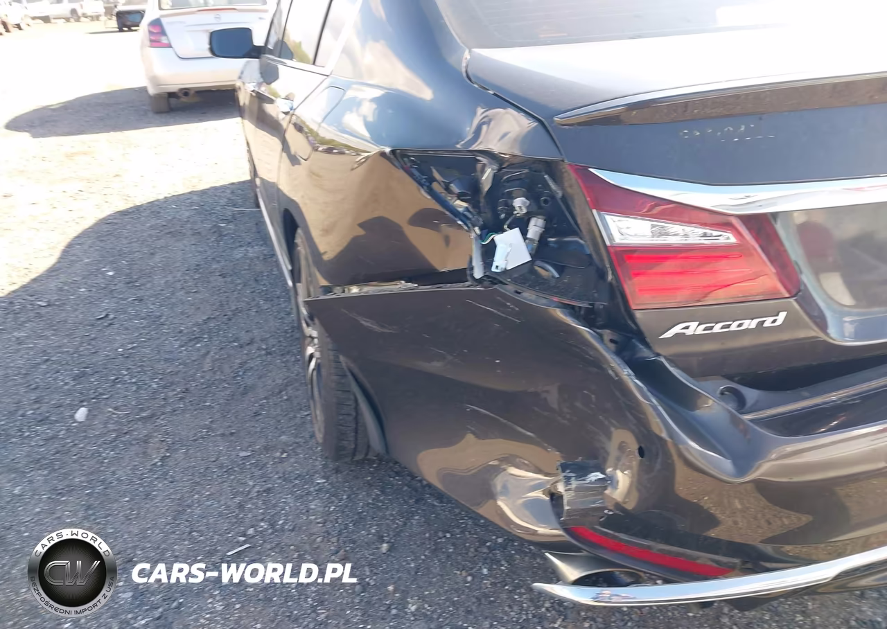2016 Honda Accord Touring VIN:1HGCR3F9XGA025147 - 6