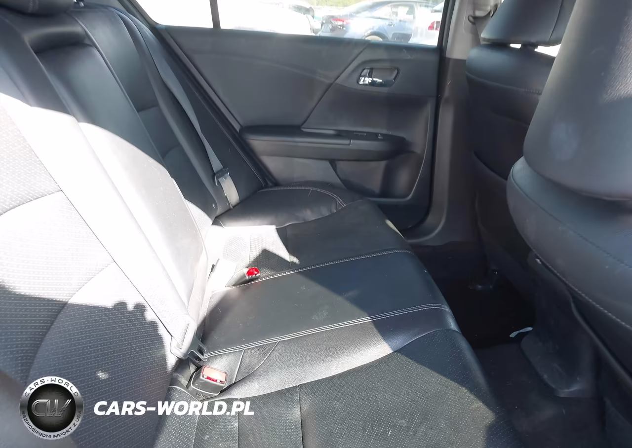 2016 Honda Accord Touring VIN:1HGCR3F9XGA025147 - 8