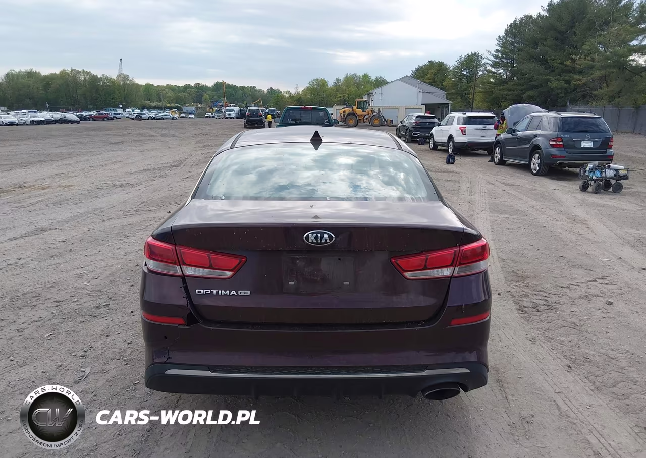 2019 Kia Optima Lx VIN:5XXGT4L32KG288432 - 16
