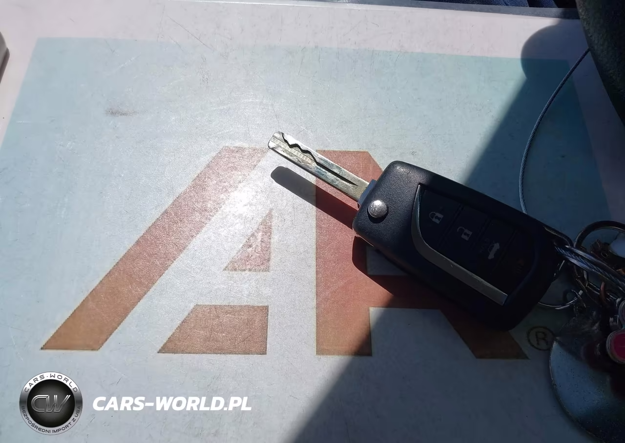 2021 Toyota Corolla Le VIN:5YFEPMAE8MP219013 - 11