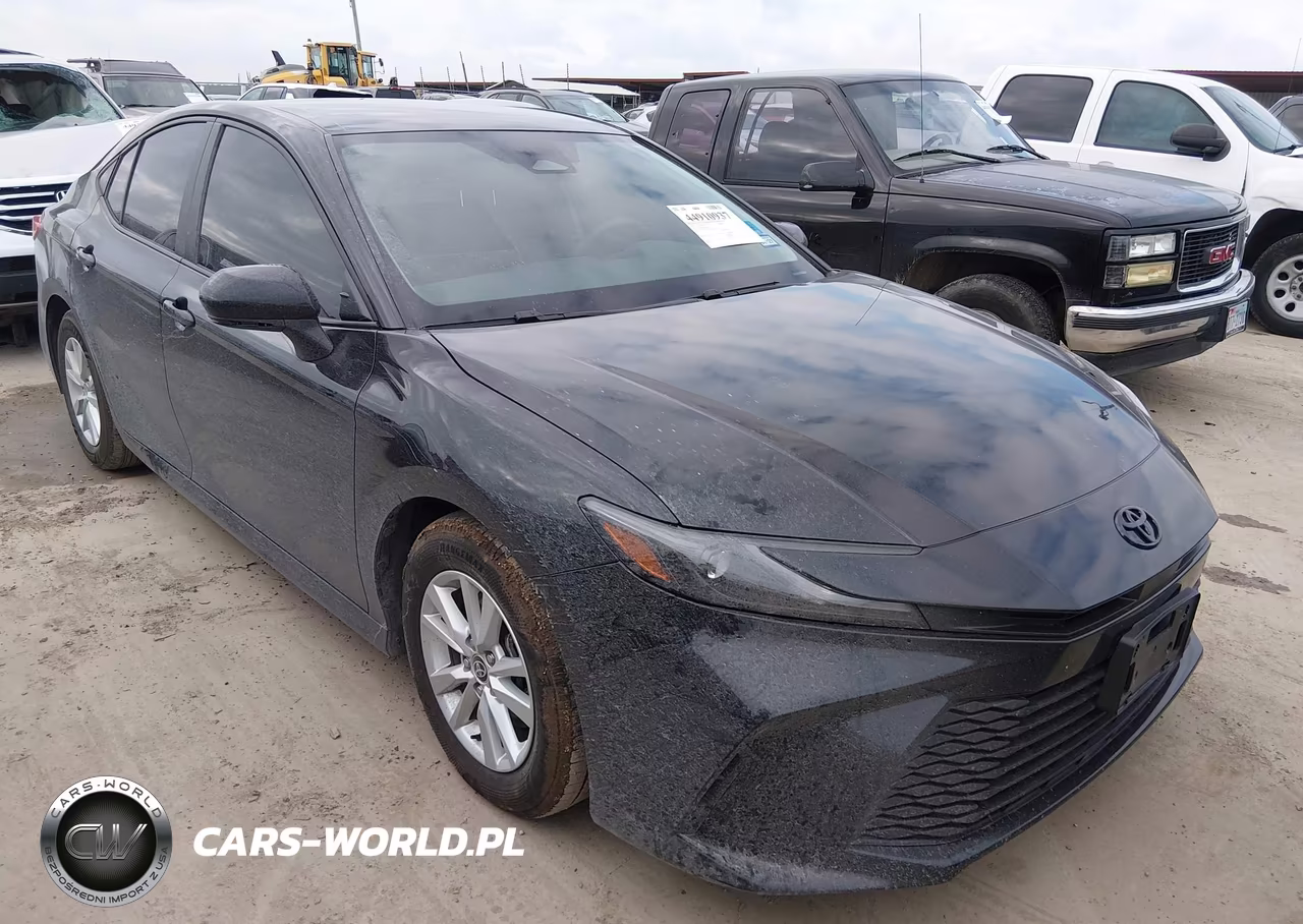 2025 Toyota Camry Le – zdjęcie 1 z 16