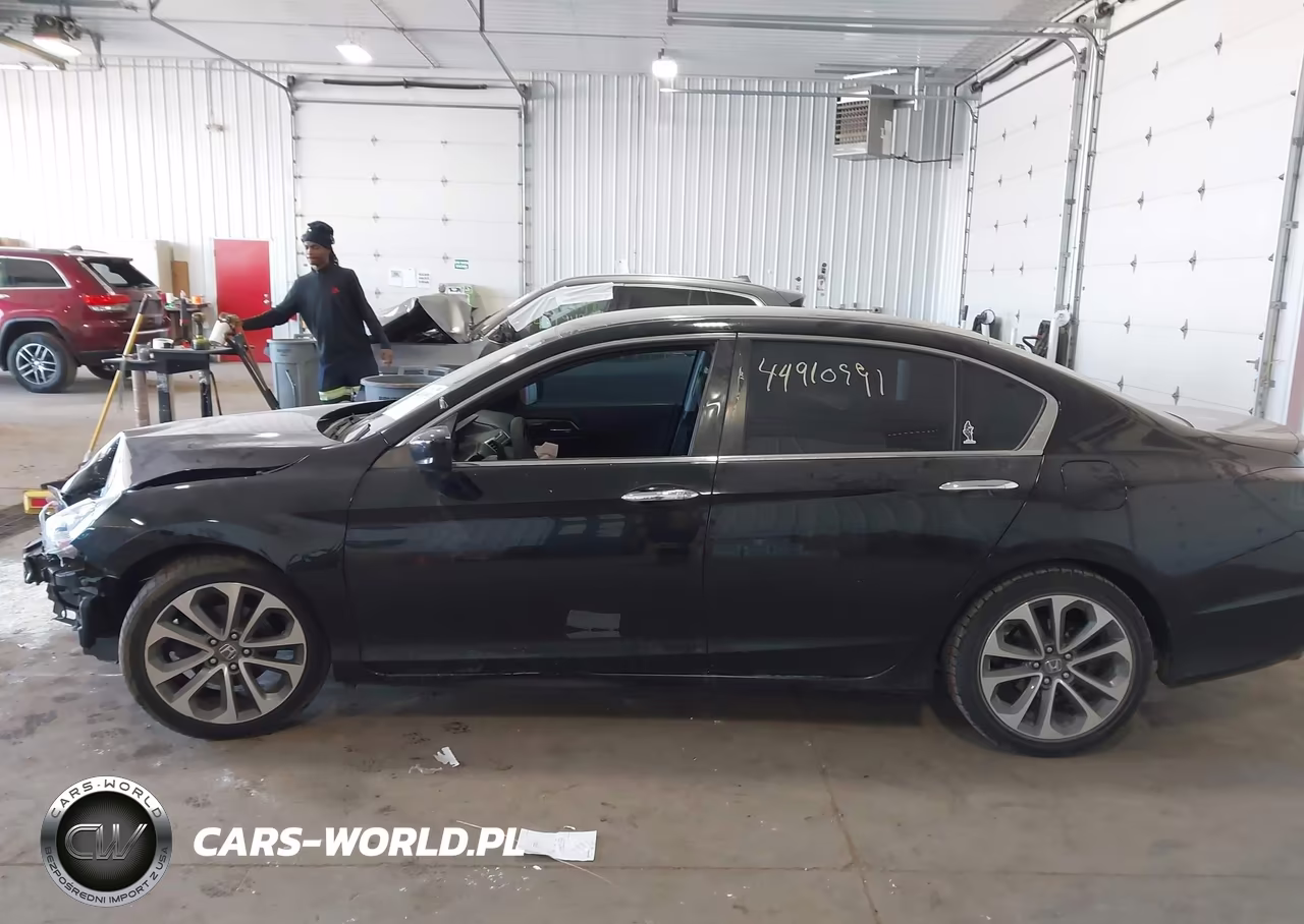 2015 Honda Accord Sport VIN:1HGCR2F53FA054236 - 14