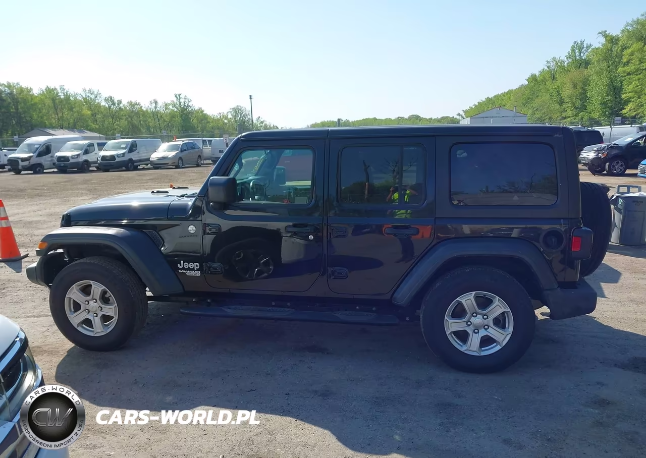 2018 Jeep Wrangler Unlimited Sport S 4X4 VIN:1C4HJXDG7JW250852 - 14