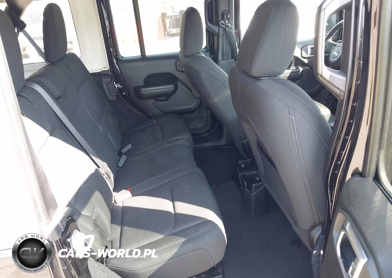 2018 Jeep Wrangler Unlimited Sport S 4X4 VIN:1C4HJXDG7JW250852 - 8