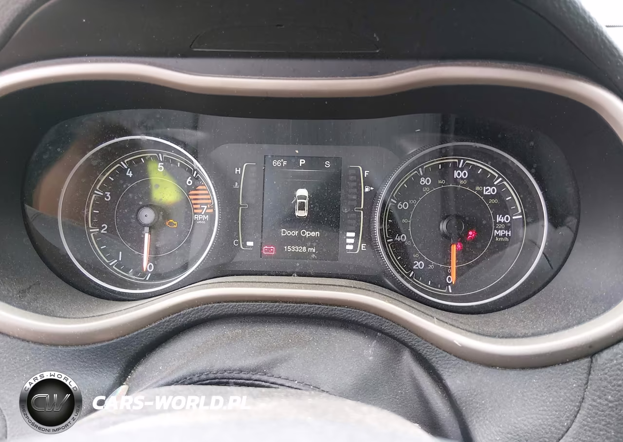 2016 Jeep Cherokee Latitude VIN:1C4PJLCB5GW208344 - 7