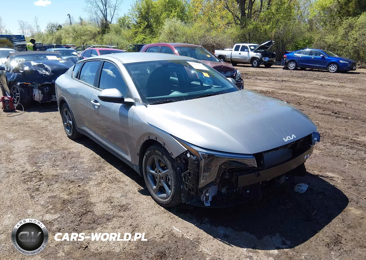 2025 Kia K4 Lxs – zdjęcie 1 z 17