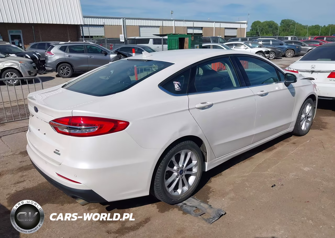 2020 Ford Fusion Se VIN:3FA6P0HD5LR147888 - 4