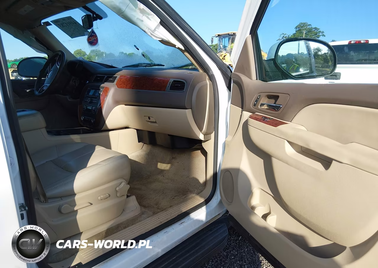 2014 Chevrolet Suburban 1500 Lt VIN:1GNSCJE06ER236404 - 5