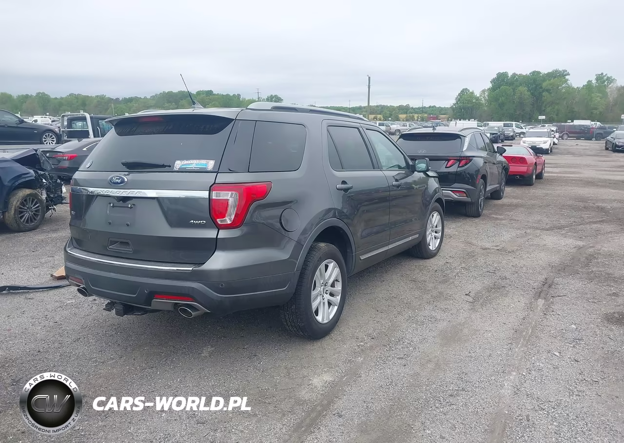 2018 Ford Explorer Xlt VIN:1FM5K8D83JGC89653 - 4