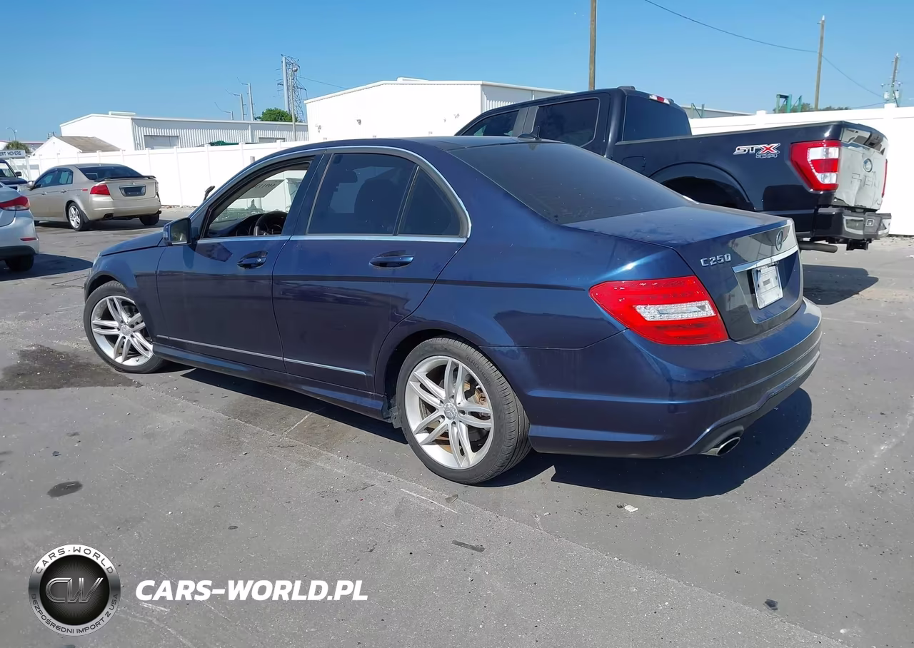 2014 Mercedes-Benz C 250 Sport VIN:WDDGF4HB9ER307119 - 3
