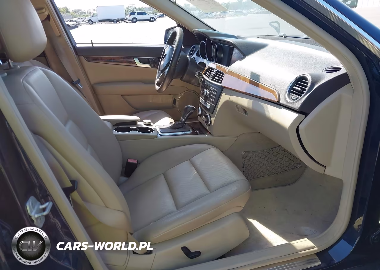 2014 Mercedes-Benz C 250 Sport VIN:WDDGF4HB9ER307119 - 5