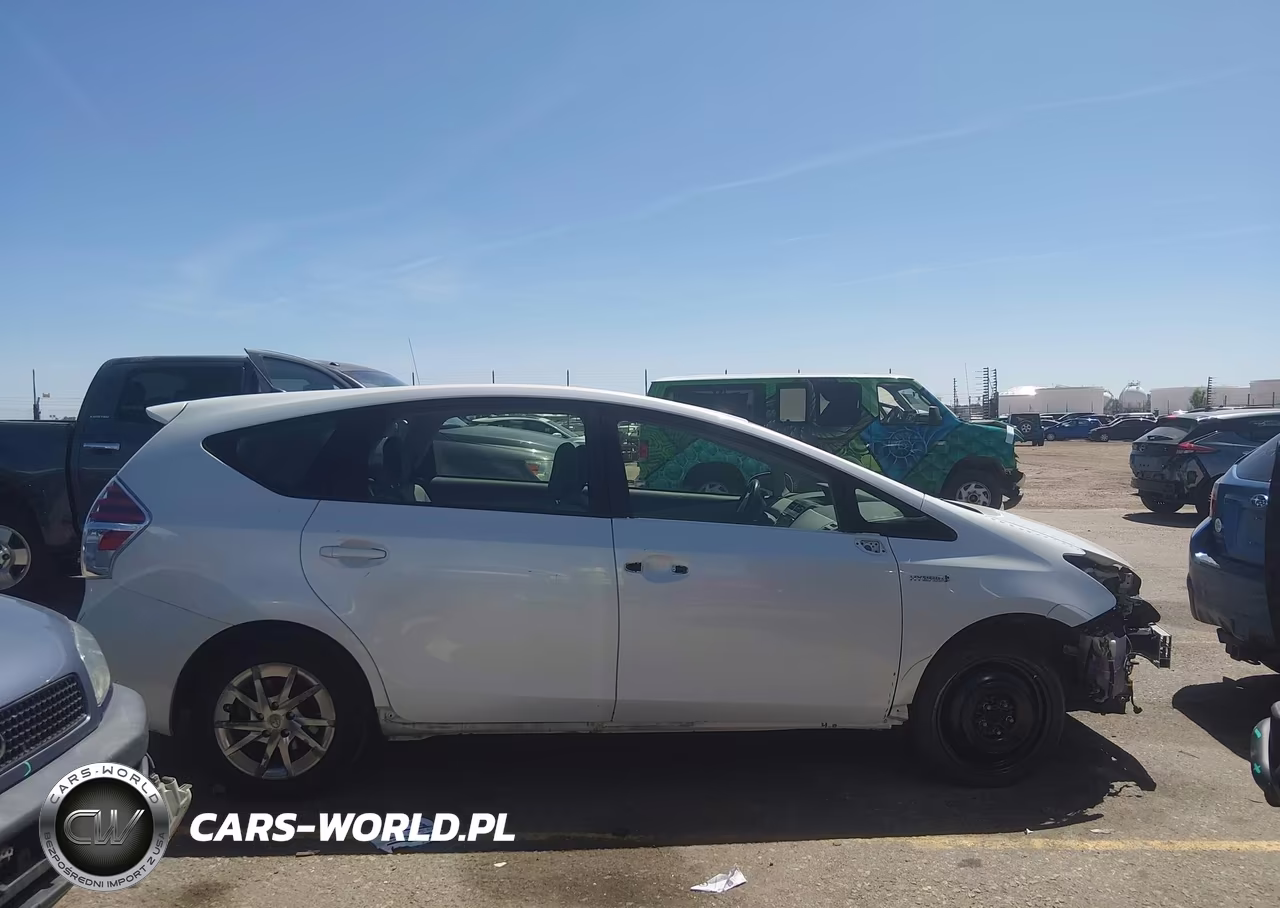 2016 Toyota Prius V Two VIN:JTDZN3EU9GJ044492 - 13