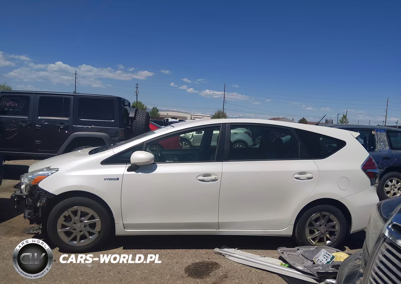 2016 Toyota Prius V Two VIN:JTDZN3EU9GJ044492 - 14