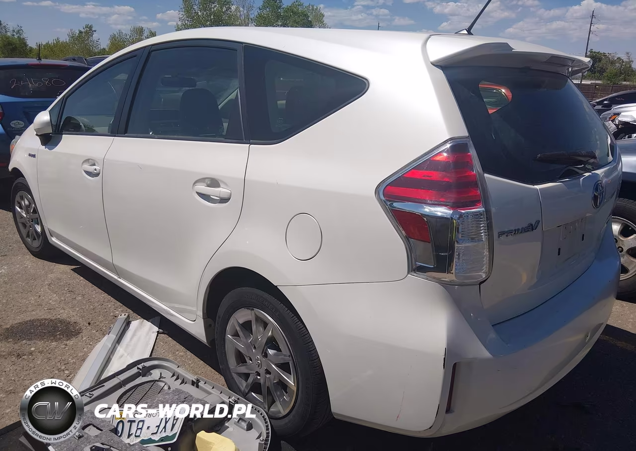 2016 Toyota Prius V Two VIN:JTDZN3EU9GJ044492 - 3