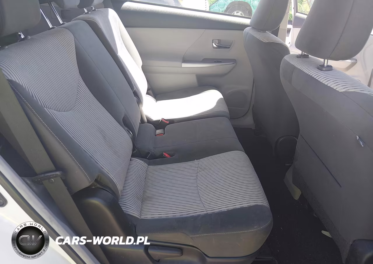 2016 Toyota Prius V Two VIN:JTDZN3EU9GJ044492 - 8