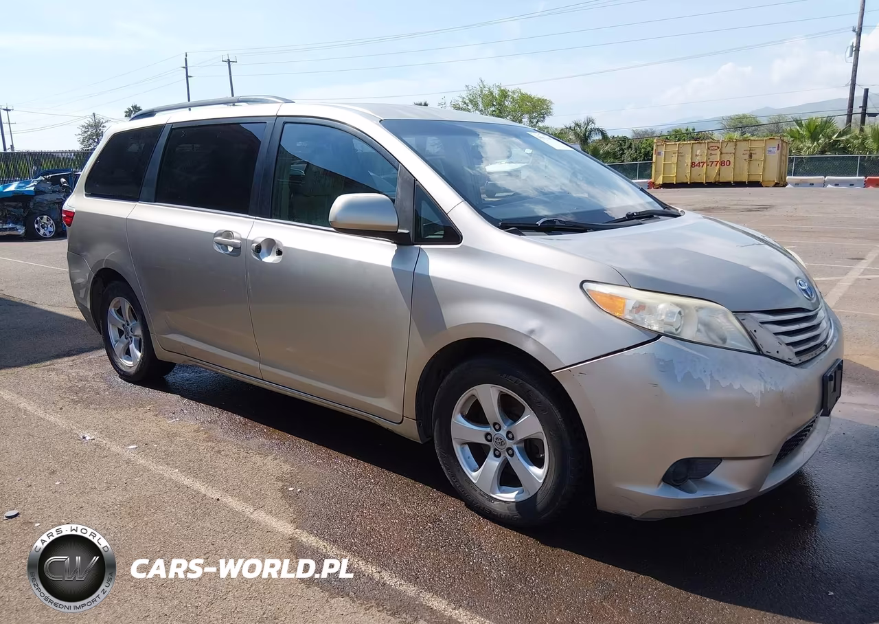 2017 Toyota Sienna Le Mobility – zdjęcie 1 z 18