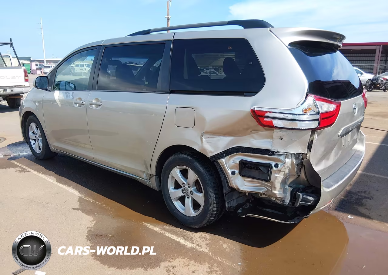 2017 Toyota Sienna Le Mobility VIN:5TDKZ3DC1HS787974 - 3