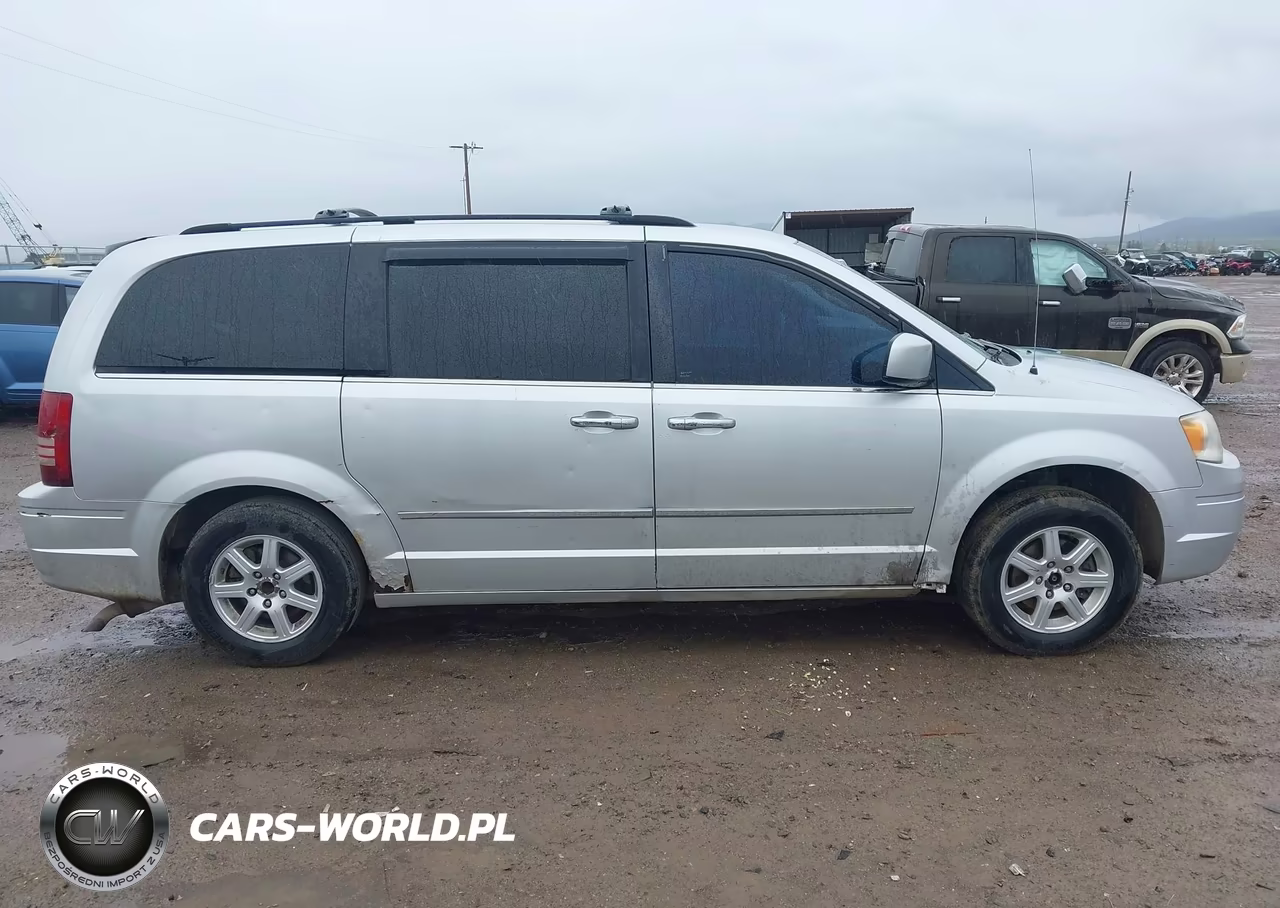 2010 Chrysler Town & Country Touring VIN:2A4RR5D13AR249830 - 12