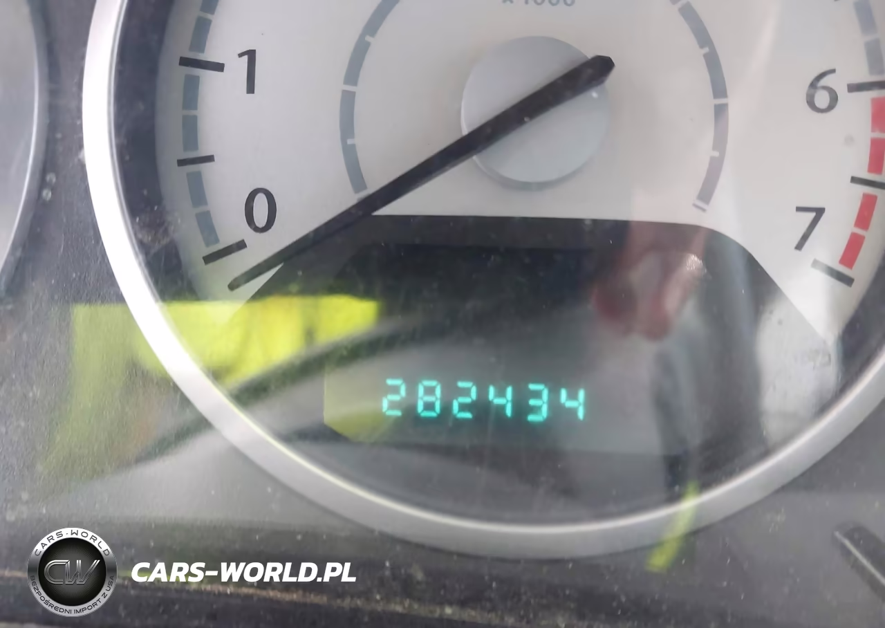 2010 Chrysler Town & Country Touring VIN:2A4RR5D13AR249830 - 14