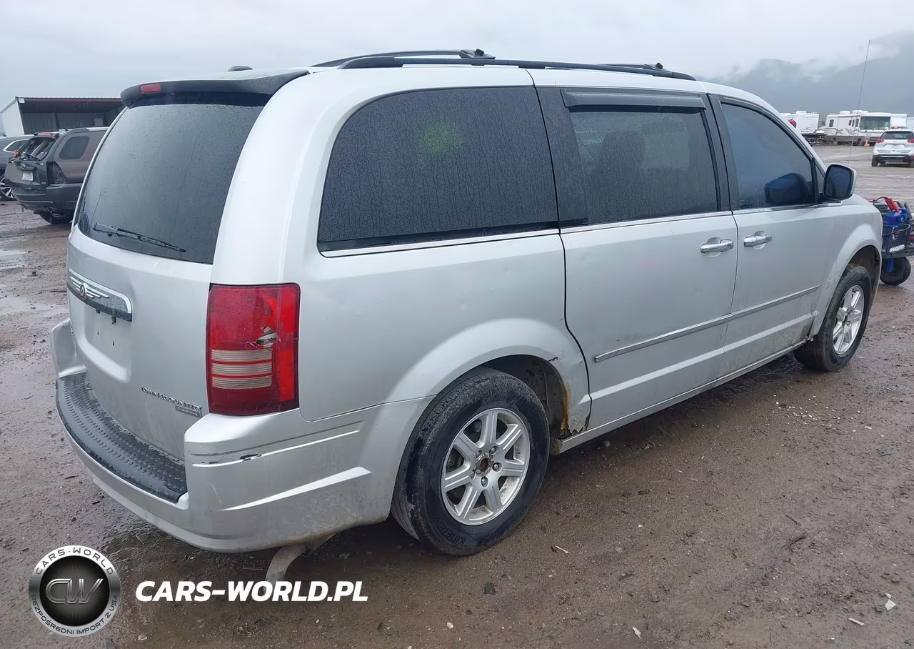 2010 Chrysler Town & Country Touring VIN:2A4RR5D13AR249830 - 4
