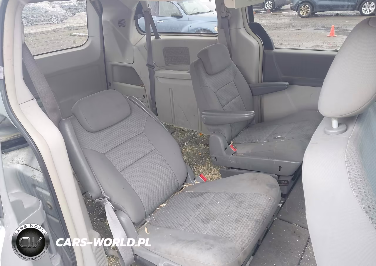 2010 Chrysler Town & Country Touring VIN:2A4RR5D13AR249830 - 8