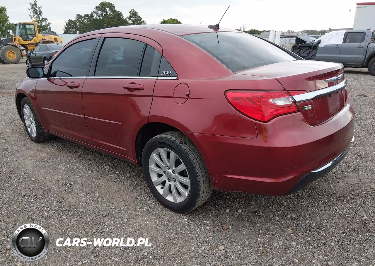 2013 Chrysler 200 Touring VIN:1C3CCBBG6DN704047 - 3