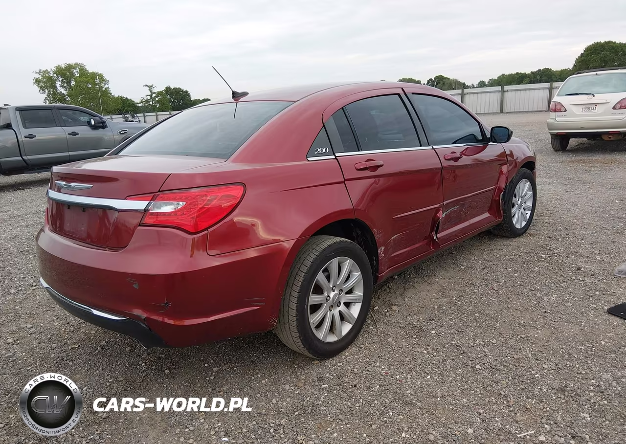 2013 Chrysler 200 Touring VIN:1C3CCBBG6DN704047 - 4