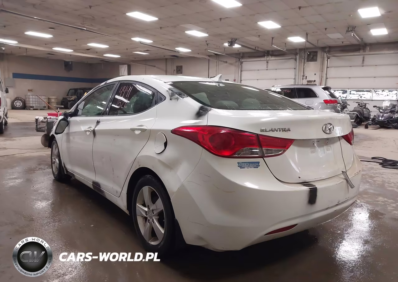 2013 Hyundai Elantra Gls VIN:5NPDH4AE5DH404044 - 3