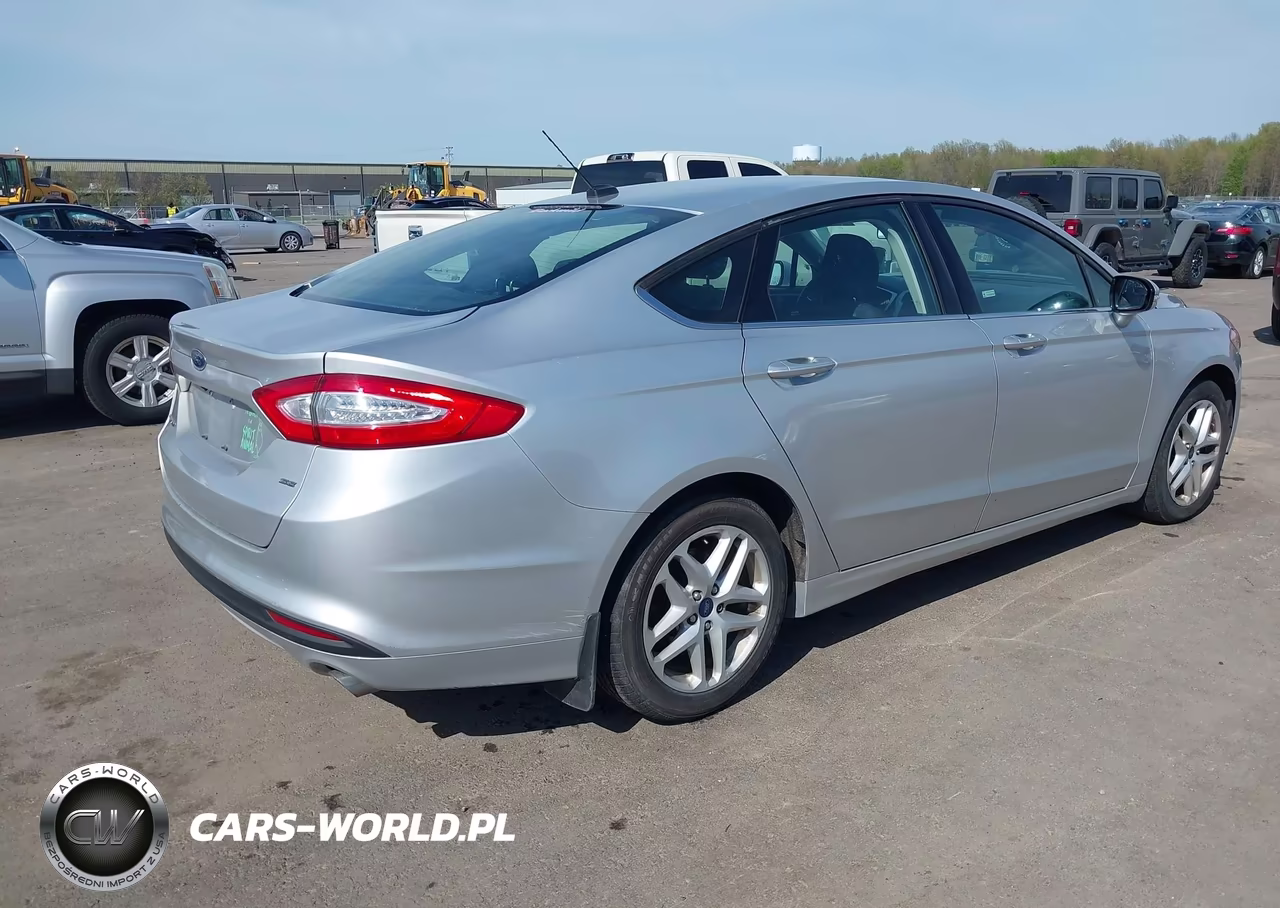 2015 Ford Fusion Se VIN:1FA6P0H79F5126852 - 4