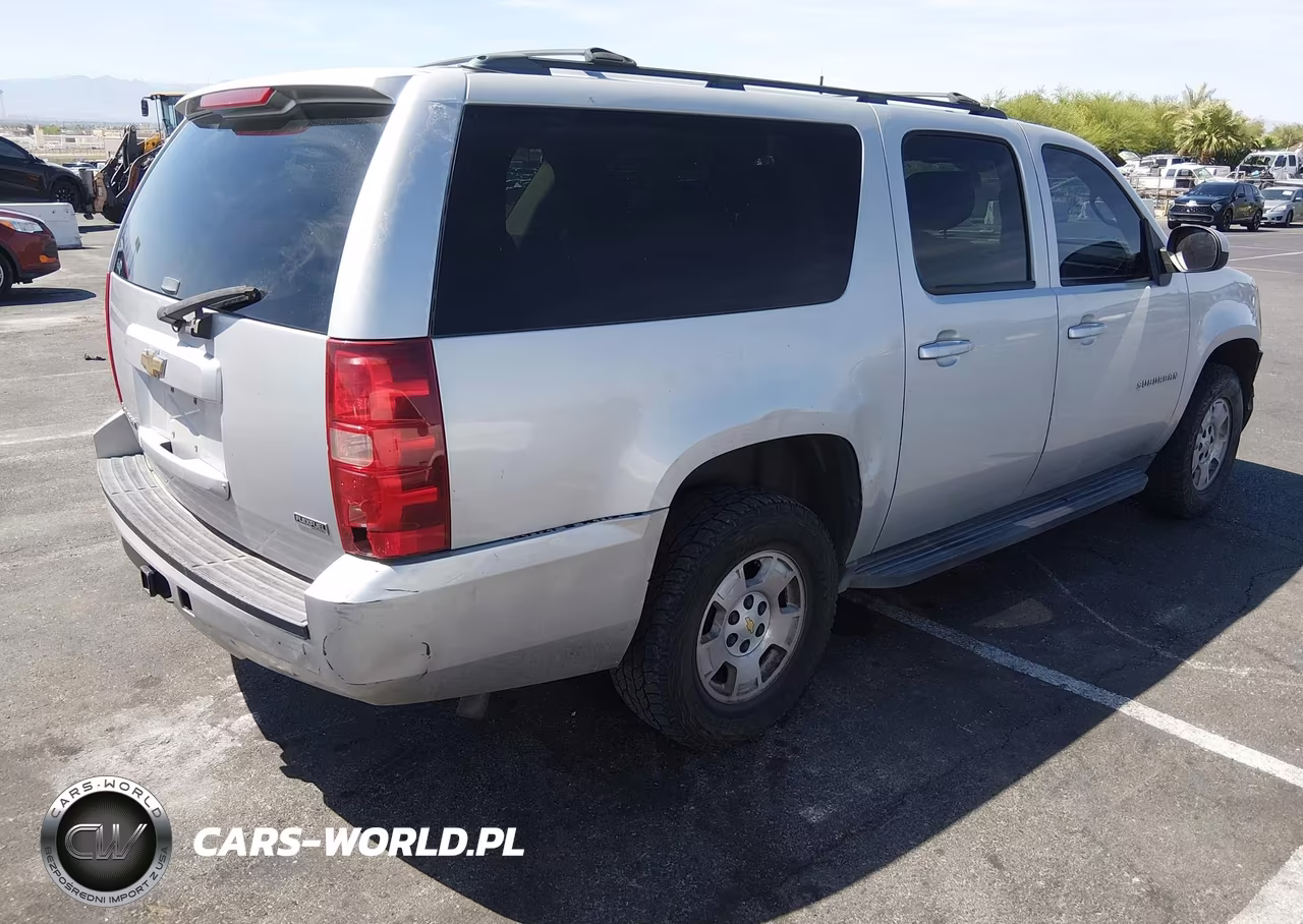 2011 Chevrolet Suburban 1500 Ls VIN:1GNSCHE09BR189910 - 4