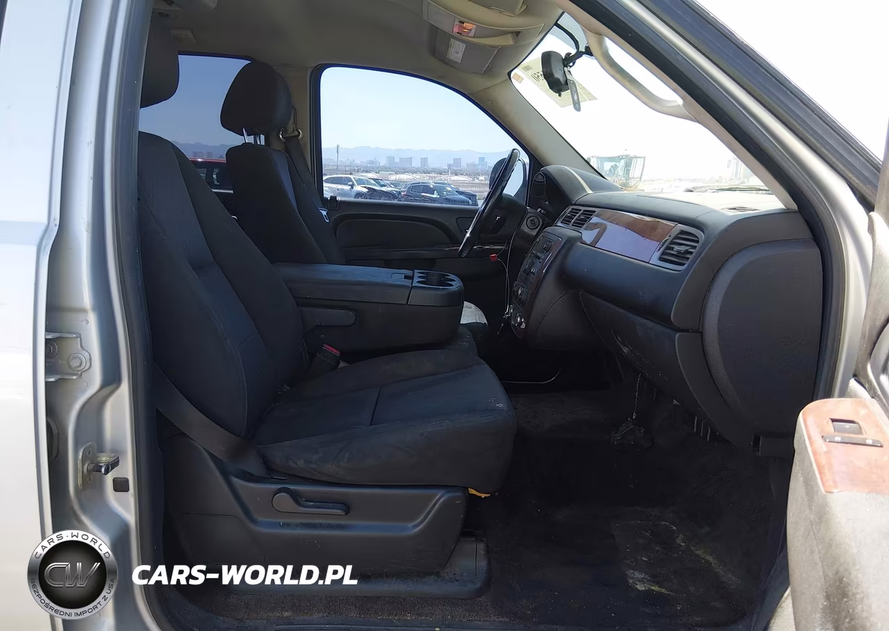 2011 Chevrolet Suburban 1500 Ls VIN:1GNSCHE09BR189910 - 5