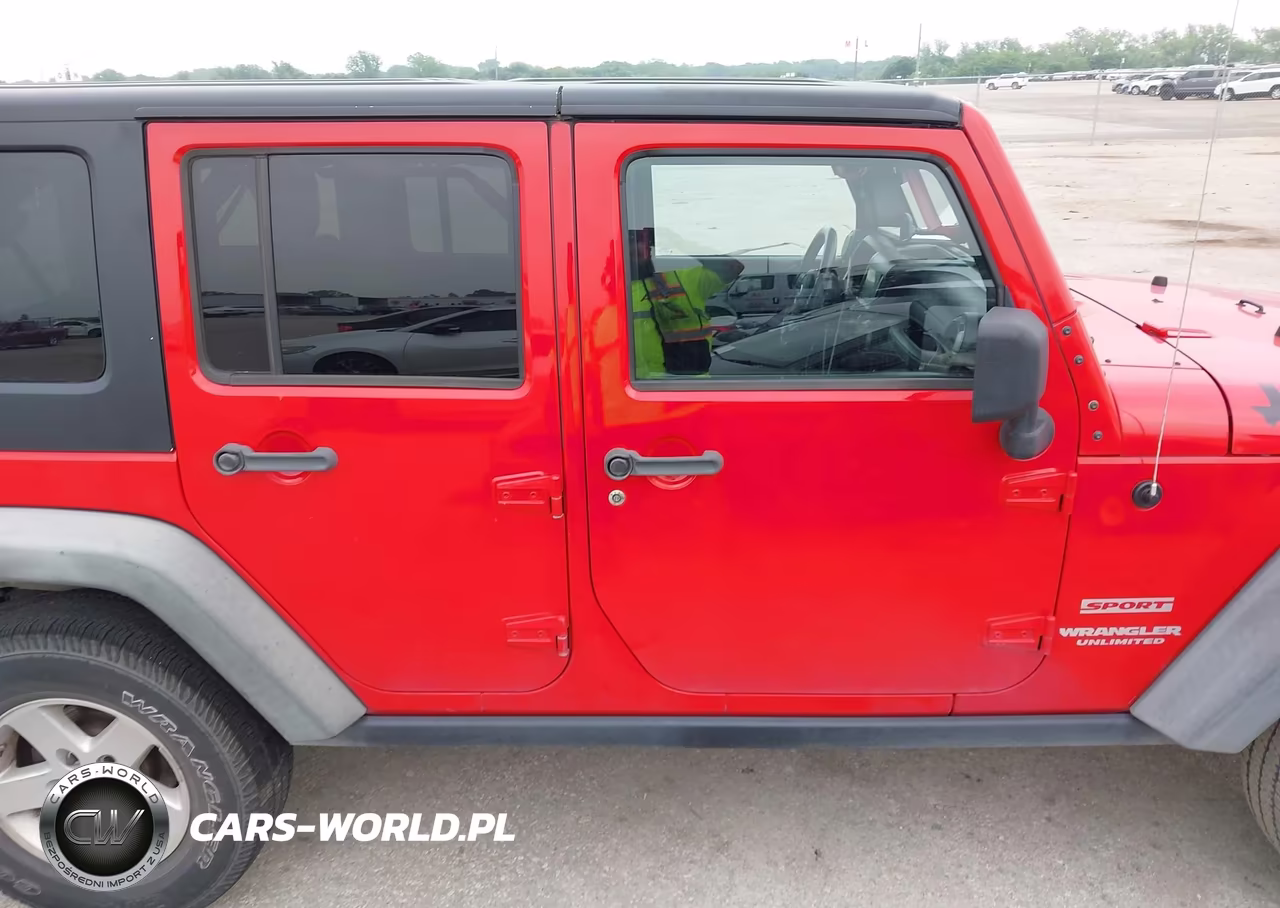 2012 Jeep Wrangler Unlimited Sport VIN:1C4HJWDG5CL215760 - 13