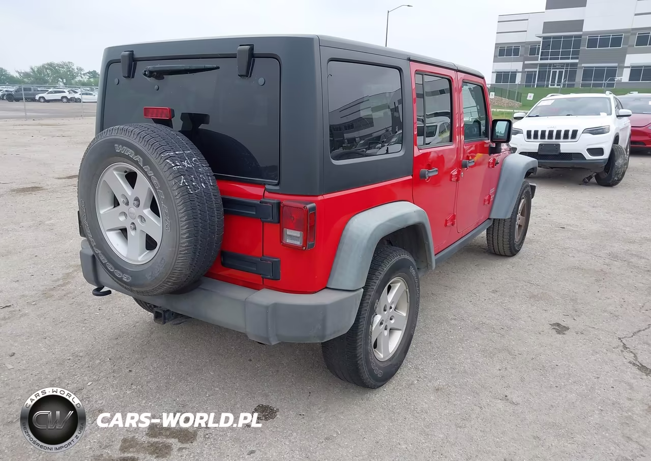2012 Jeep Wrangler Unlimited Sport VIN:1C4HJWDG5CL215760 - 4
