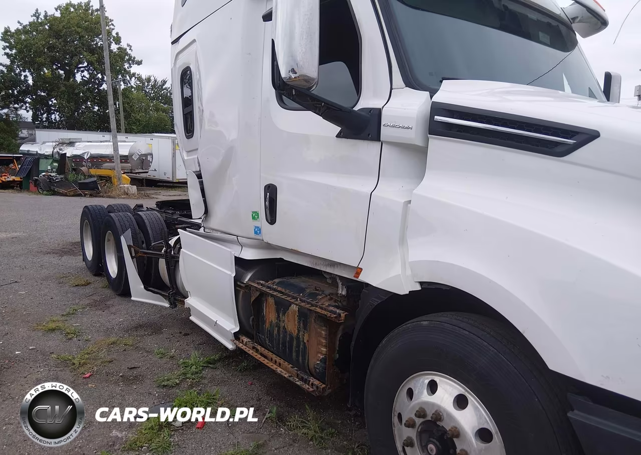 2020 Freightliner New Cascadia 126 VIN:1FUJHHDR1LLKU7205 - 13
