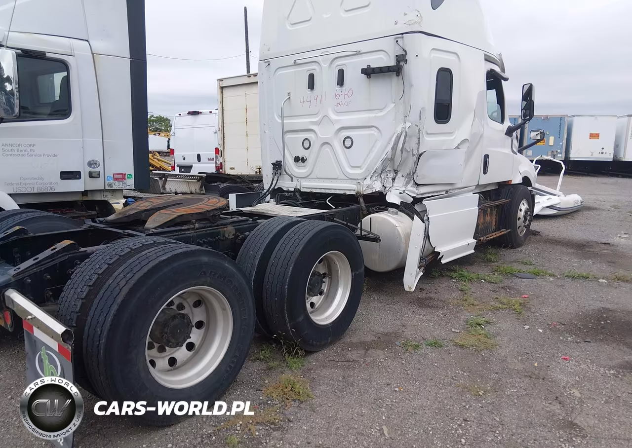 2020 Freightliner New Cascadia 126 VIN:1FUJHHDR1LLKU7205 - 4