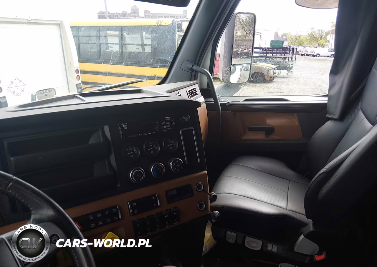 2020 Freightliner New Cascadia 126 VIN:1FUJHHDR1LLKU7205 - 6