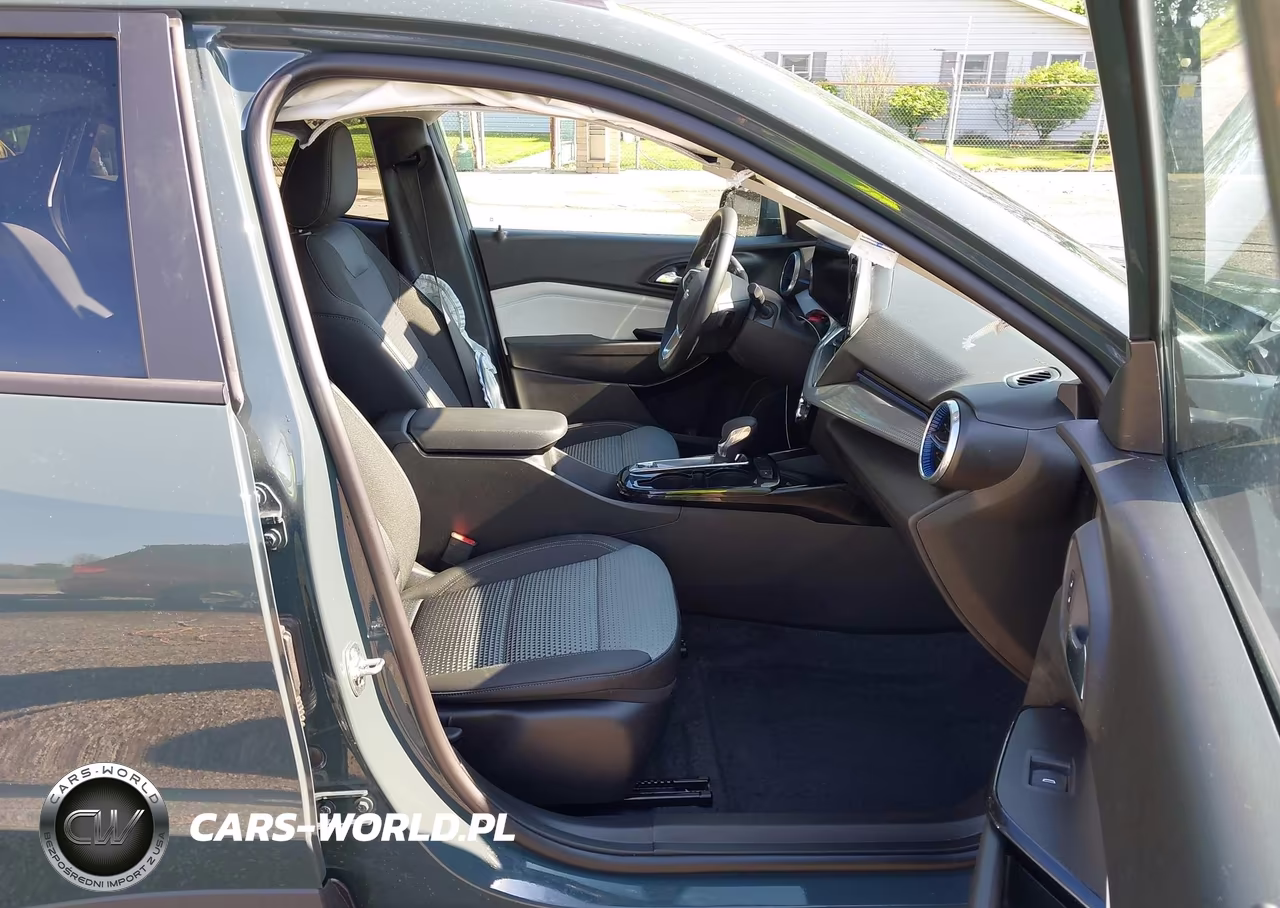 2025 Chevrolet Trax Fwd Lt VIN:KL77LHEP7SC303303 - 5
