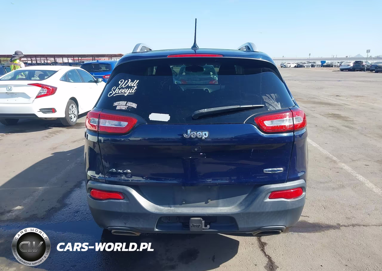 2015 Jeep Cherokee Latitude VIN:1C4PJMCS1FW668573 - 16