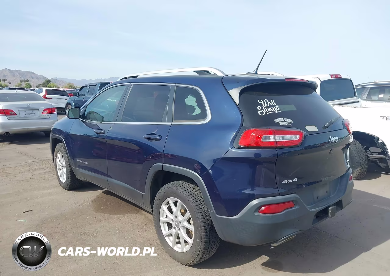 2015 Jeep Cherokee Latitude VIN:1C4PJMCS1FW668573 - 3