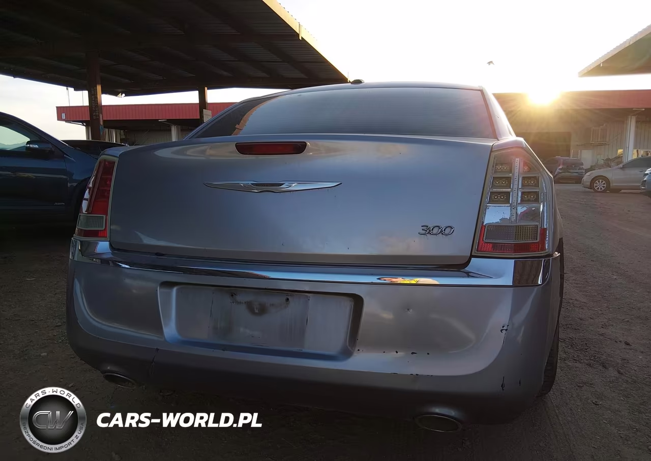 2014 Chrysler 300 VIN:2C3CCAAGXEH169651 - 16