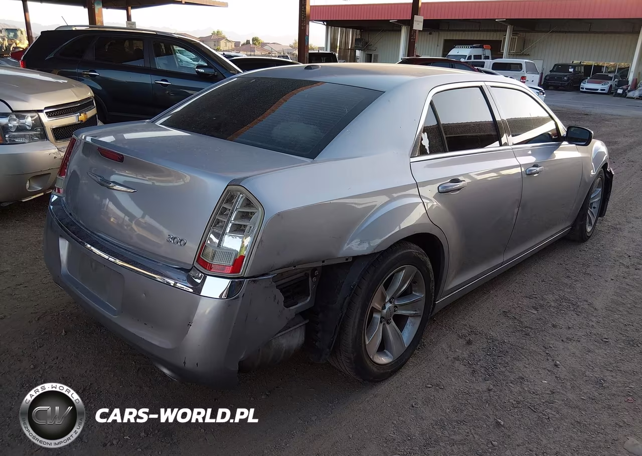 2014 Chrysler 300 VIN:2C3CCAAGXEH169651 - 4