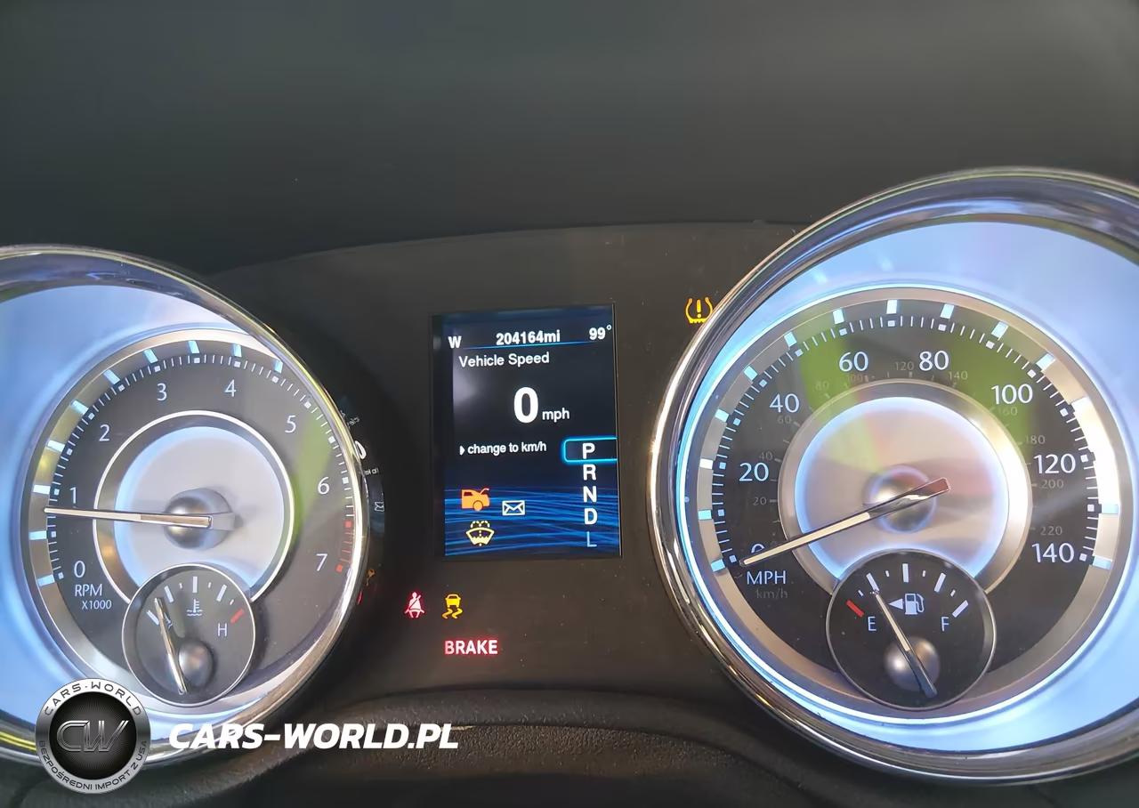2014 Chrysler 300 VIN:2C3CCAAGXEH169651 - 7