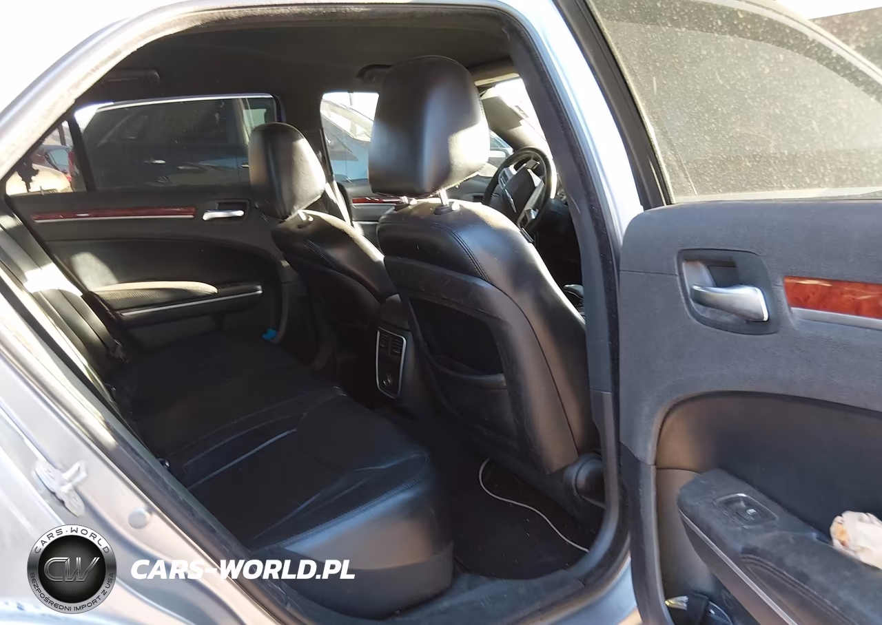 2014 Chrysler 300 VIN:2C3CCAAGXEH169651 - 8