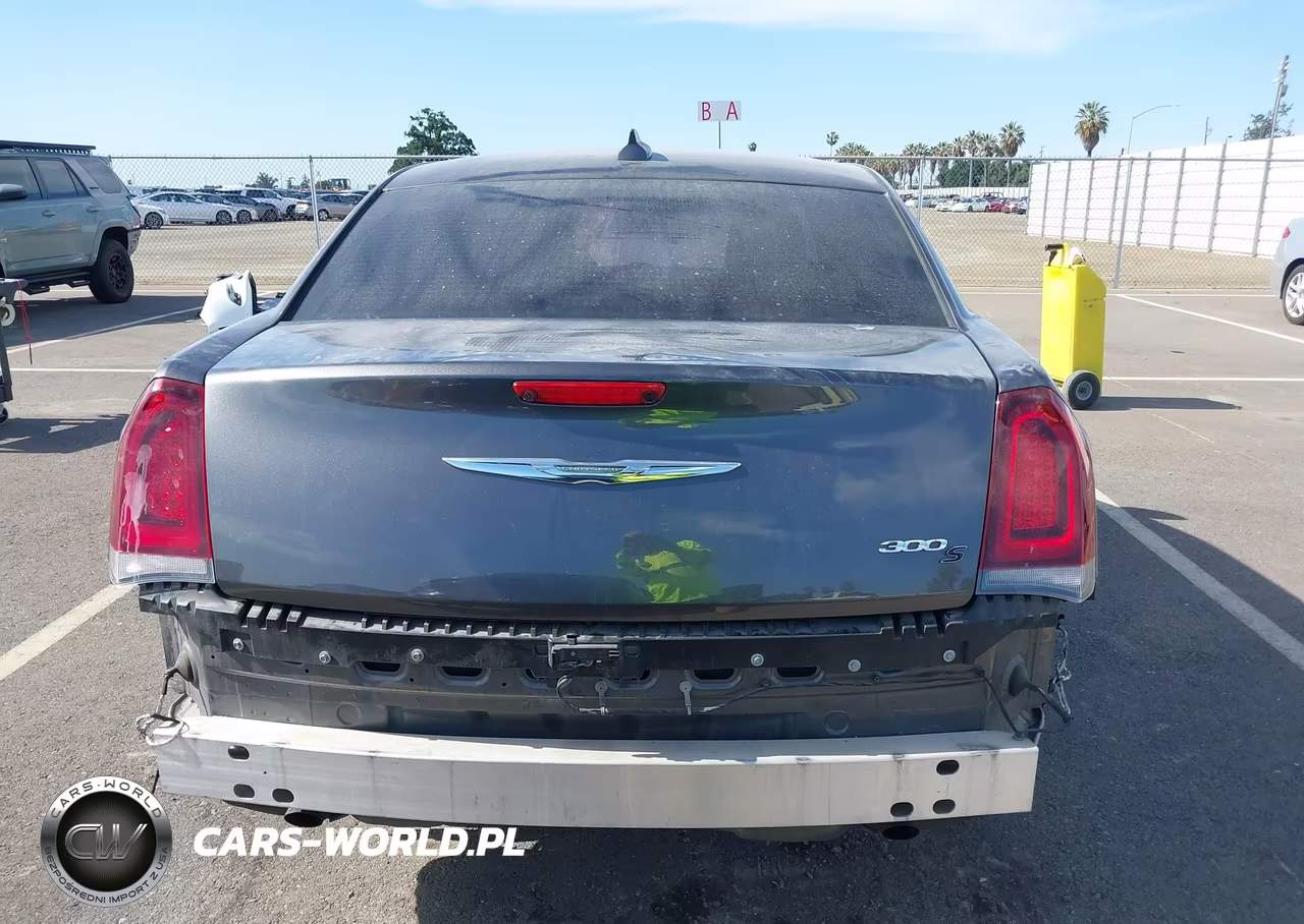 2019 Chrysler 300 300S VIN:2C3CCABG3KH682847 - 16