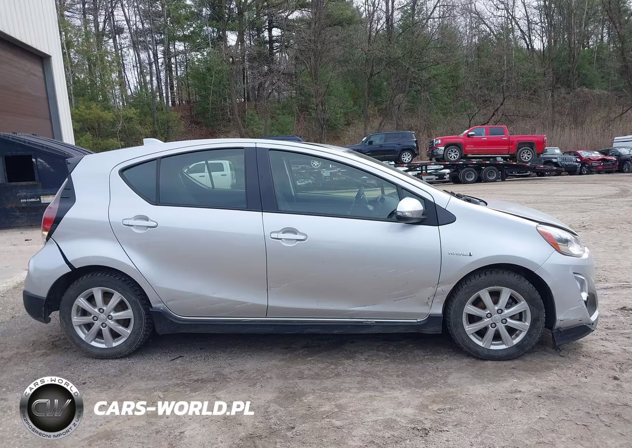 2017 Toyota Prius C Two VIN:JTDKDTB32H1591766 - 13
