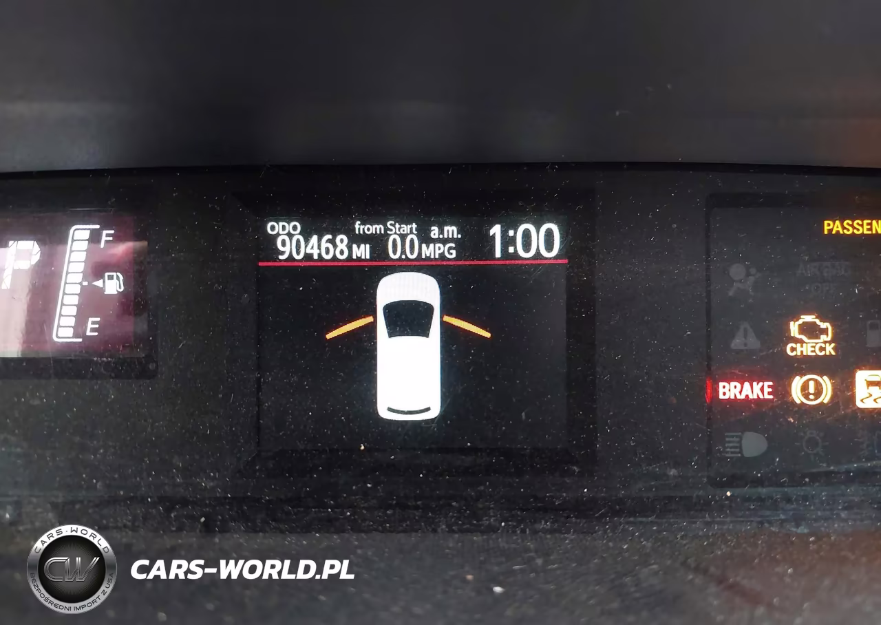 2017 Toyota Prius C Two VIN:JTDKDTB32H1591766 - 15