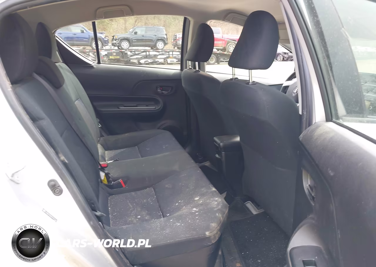 2017 Toyota Prius C Two VIN:JTDKDTB32H1591766 - 8
