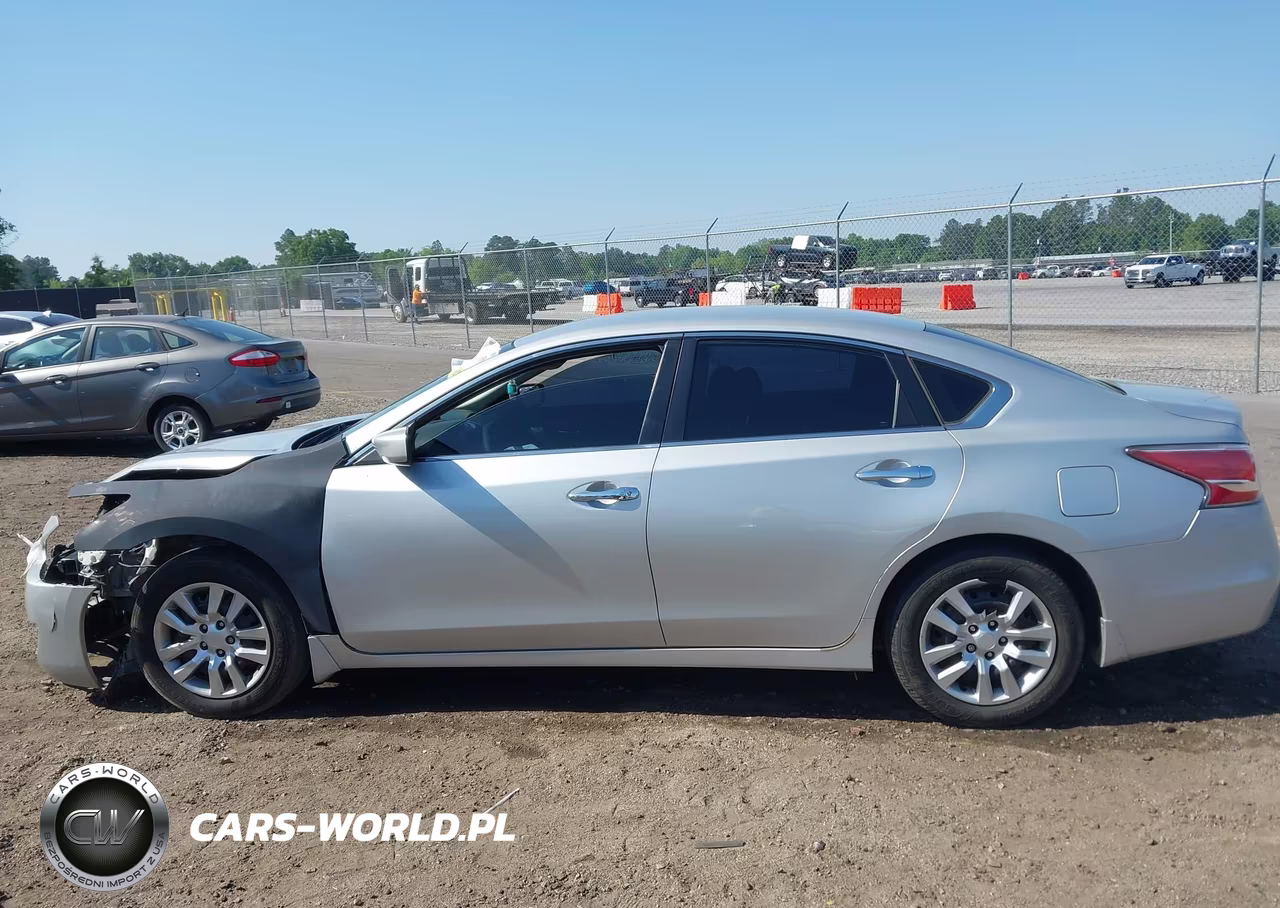 2015 Nissan Altima 2.5 S VIN:1N4AL3AP5FC187175 - 14