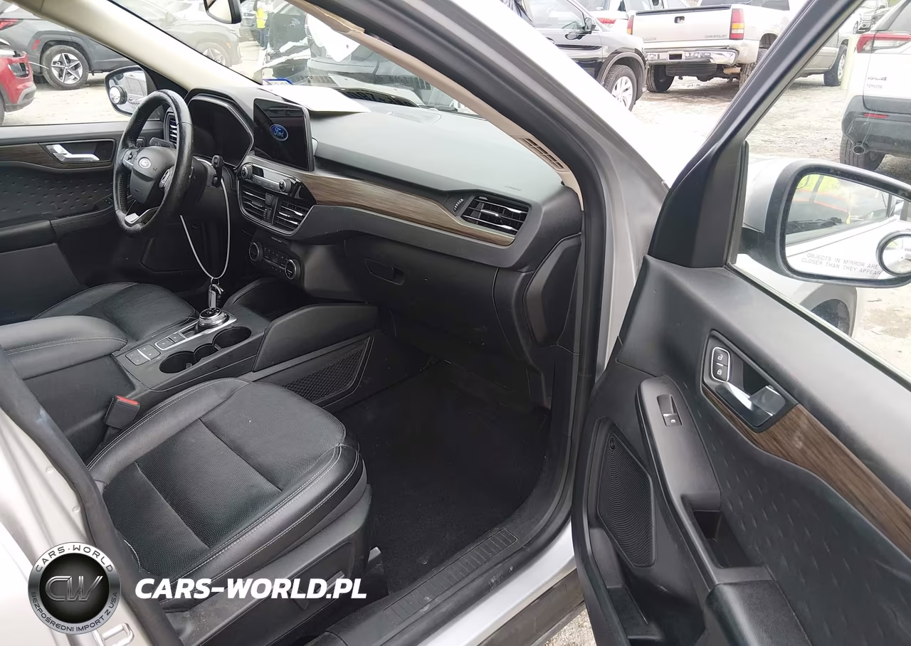 2020 Ford Escape Titanium VIN:1FMCU9J93LUA81202 - 5